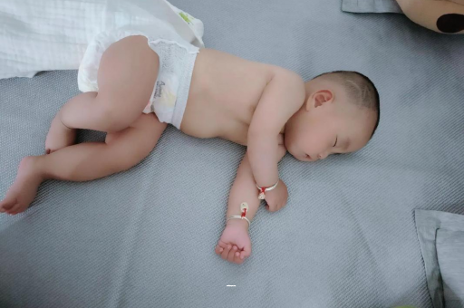 陆丰宝宝总是摇头怎么回事